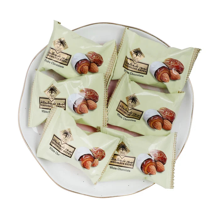 Kurma Coklat Hitam Siafa dengan Badam