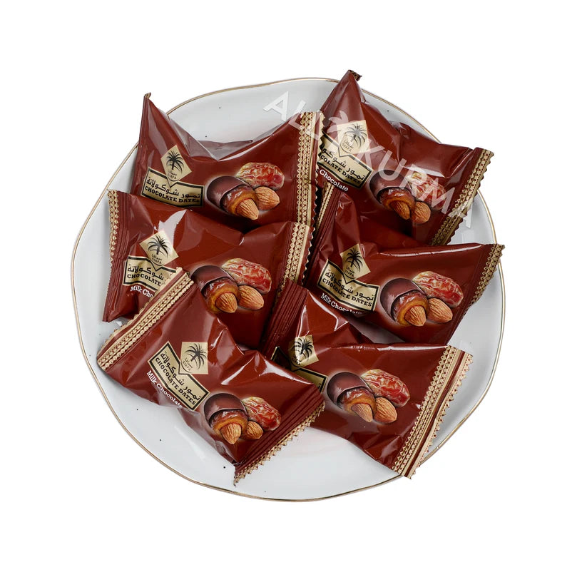 Kurma Coklat Hitam Siafa dengan Badam
