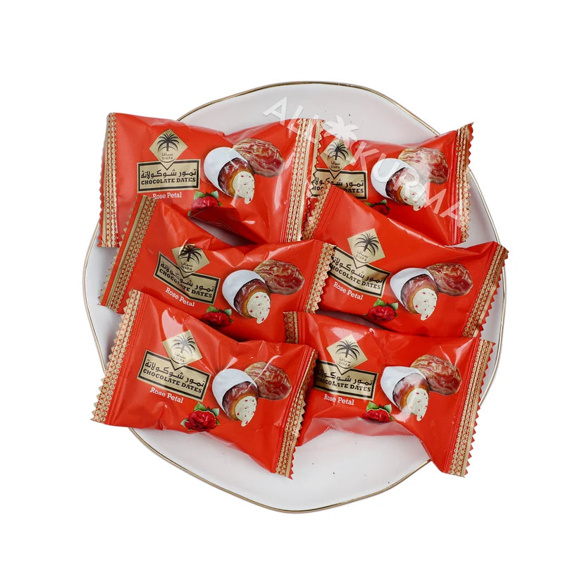 Kurma Coklat Hitam Siafa dengan Badam